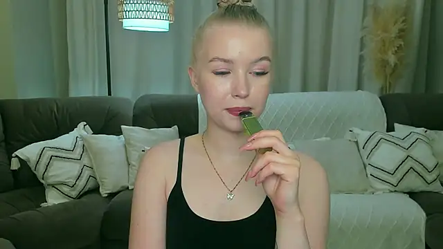 Chatroom XXX en direct de shy__lady