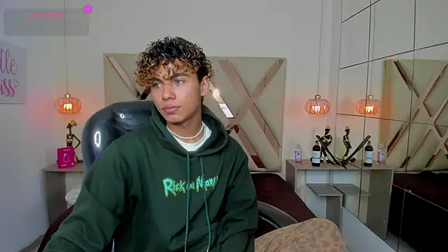 Živý XXX chat Anyelo_Twink