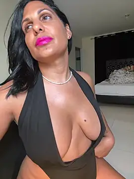 Latina-miss Adlı Modelin Canlı XXX Sohbeti