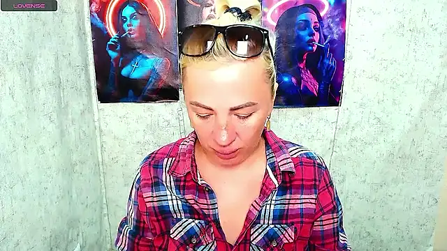 Živý XXX chat EmmaCat_