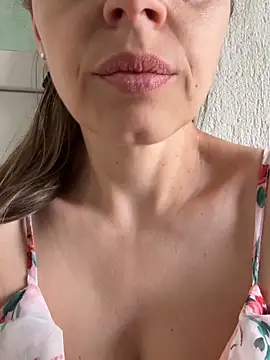 ladywithbigass élő XXX-chatje