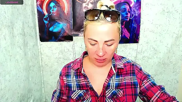 EmmaCat_ élő XXX-chatje