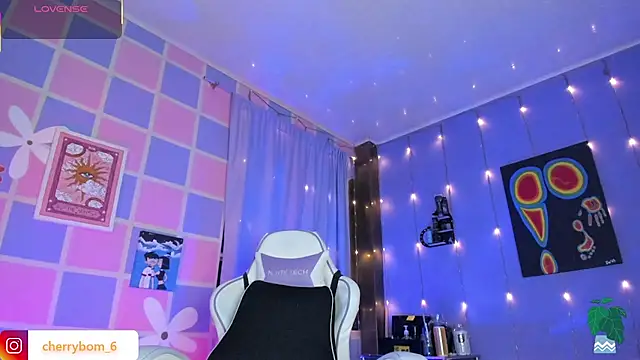 cherrybom_'s Live XXX Chat