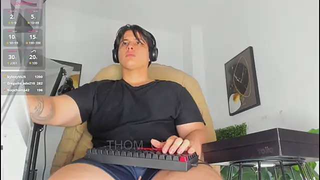 Thom_Ohtani's Live XXX Chat