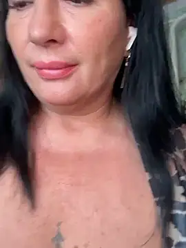 Agata-Anetta élő XXX-chatje