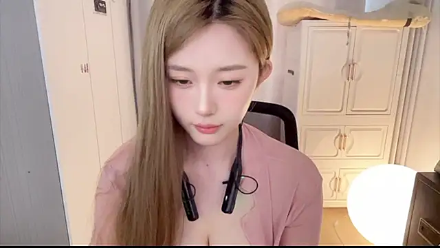 Chat +18 de yiyi5588 ao vivo