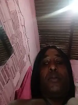 צ'אט XXX בשידור חי של Hellentrans24