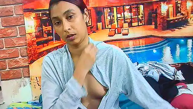 IndianSexyButt élő XXX-chatje