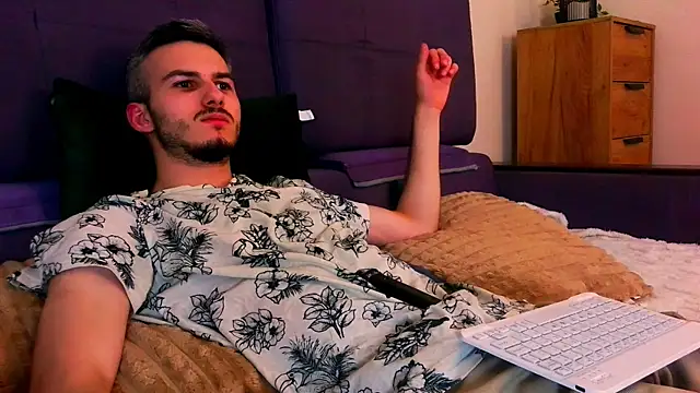 XXX chat uživo modela Magic_Storms