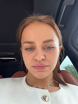 AngelinaTeller Chat XXX in diretta