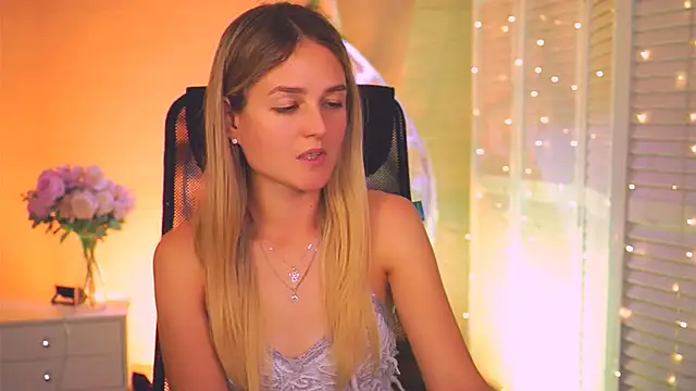 DeboraLarson élő XXX-chatje