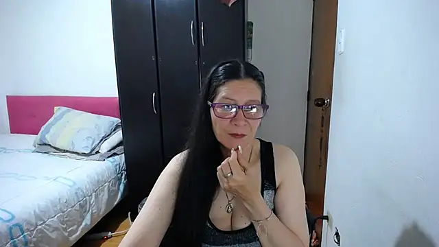 latin49's Live XXX Chat