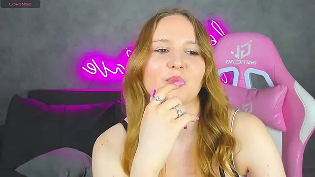 Emmaa_Kimm Chat XXX in diretta