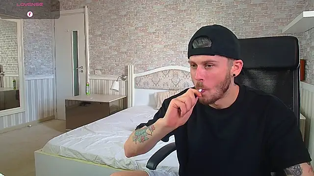 JonahShaw Live XXX-Chat