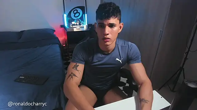 Massimo_Rinaldi's Live XXX Chat