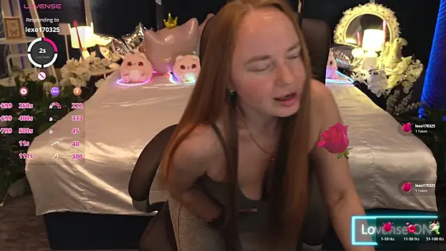 MiaRedFox 라이브 XXX 채팅
