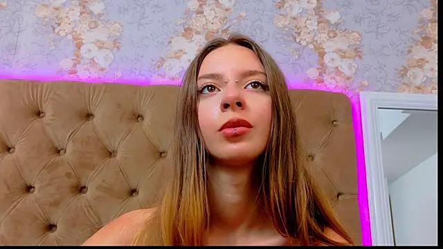 XXX chat uživo modela CoraVex