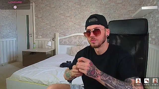 JonahShaw Live XXX Chat