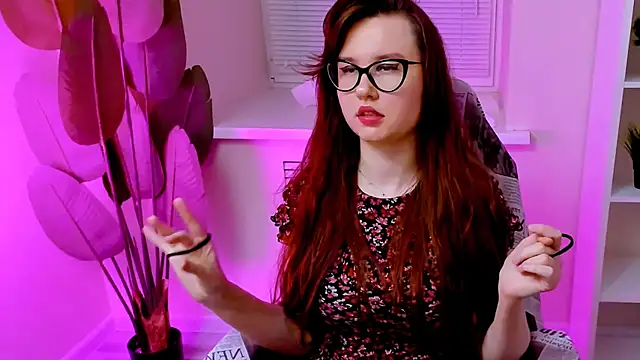 CarolGiggly's Live XXX Chat