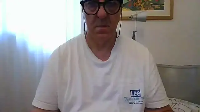 XXX chat uživo modela ANONIMO7735