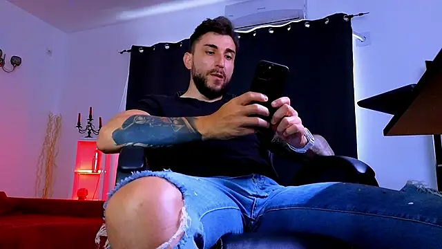 MightyAaron66 – Live XXX-chat