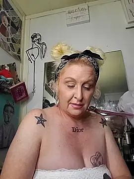 NutNmyGUTdaddy's Live XXX Chat