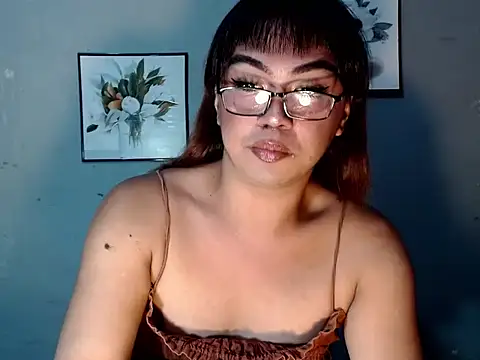 XXX chat uživo modela Asianblk_barbiedoll