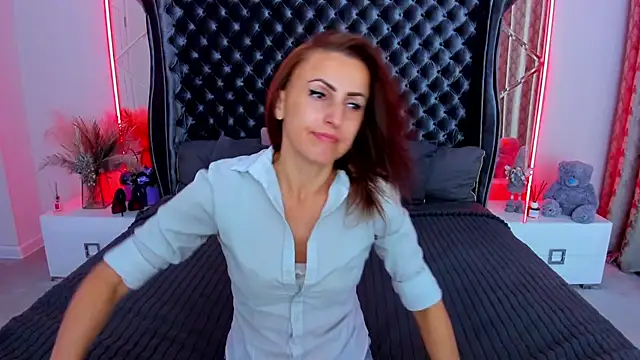 Chatroom XXX en direct de Rebecca_Diamond