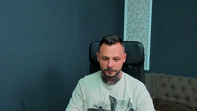 BrianHunts' Live XXX Chat