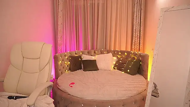HeavenElle's Live XXX Chat