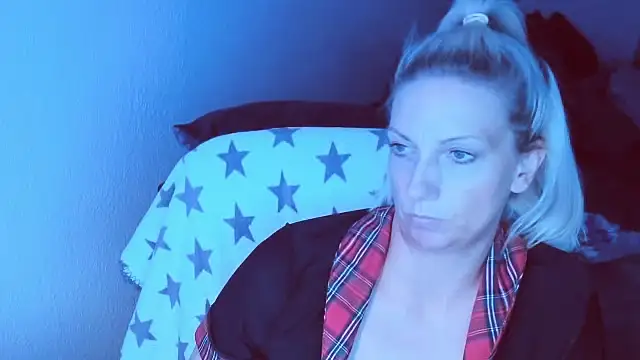Živý XXX chat SexyJulia21