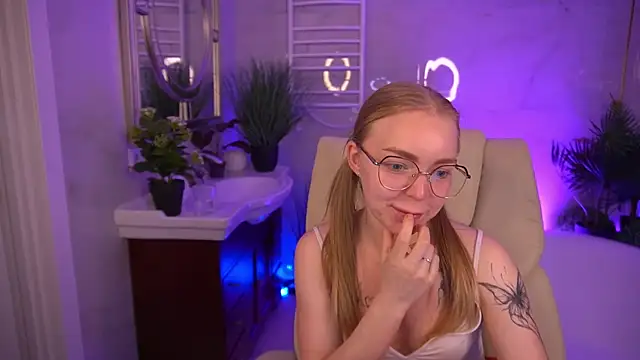 EmilySunshineS' Live XXX Chat