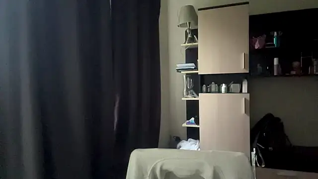 AquilineOrites' Live XXX Chat