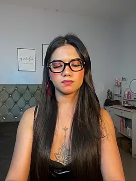 Chat XXX en directo de JassmineLove