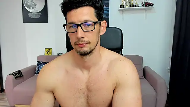 BrutusK08's Live XXX Chat