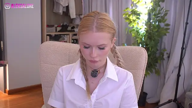XXX chat uživo modela LexieLoree