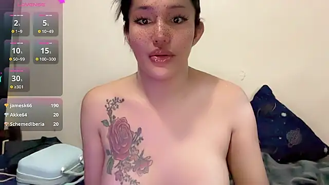 ChloeAsian élő XXX-chatje