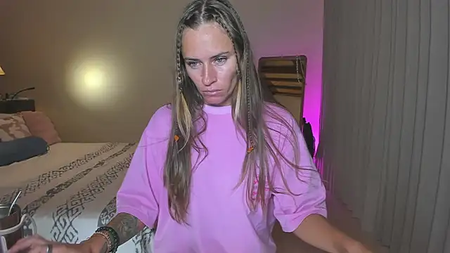Czat XXX na żywo – holy_khloe