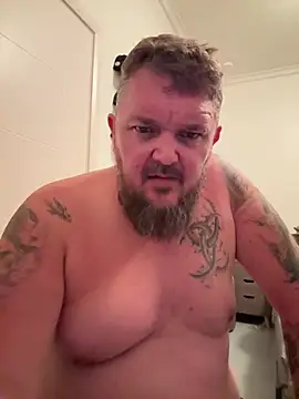 TatooedBearのライブXXXチャット