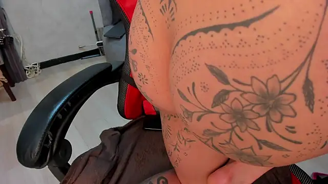 selene_red_'s Live XXX Chat