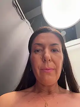 צ'אט XXX בשידור חי של eveangelll