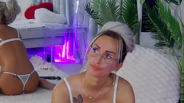 IsabelleEthan Live XXX Chat