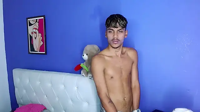 Angel_foxc13 Chat XXX in diretta