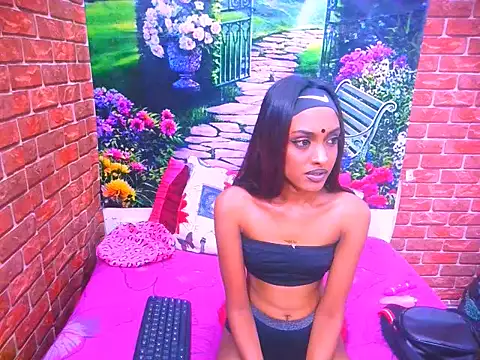 IndianPretty14u2Luv's Live XXX Chat