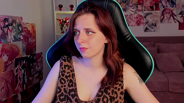 Chatroom XXX en direct de FreyaVeys