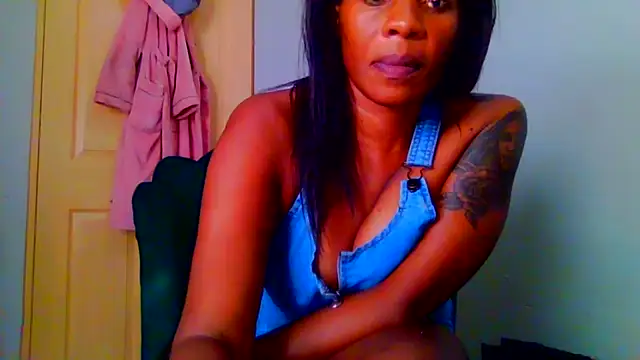 TALLnBEAUTY লাইভ XXX চ্যাট
