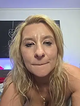KaylinJan live XXX chat