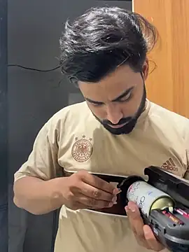 Chat XXX ao vivo de Royalboy_03