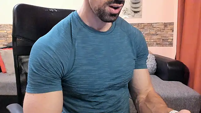 HotHunkTrainer Chat XXX live
