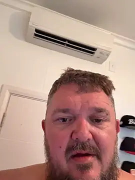 Chat XXX en directo de TatooedBear